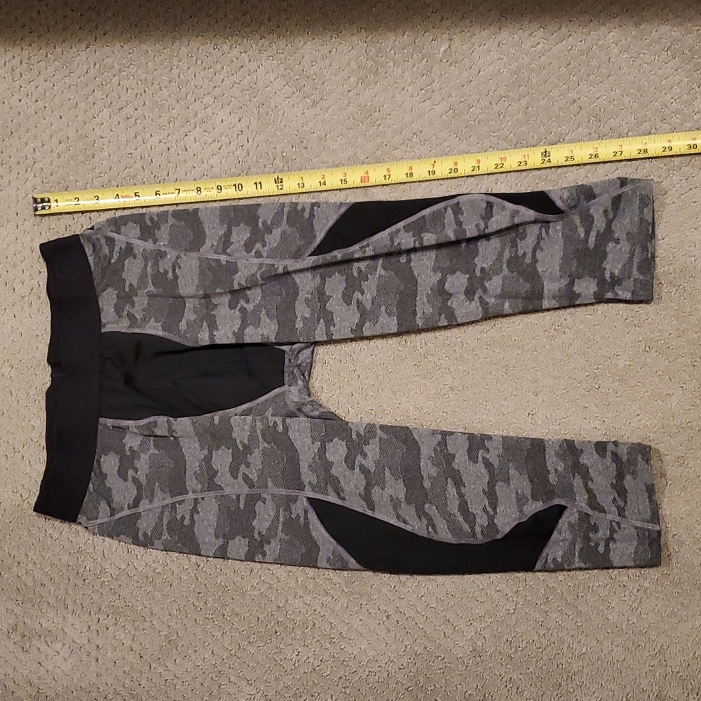 NEW CHAMPION WORK OUT PANTS - NEW . Size XL